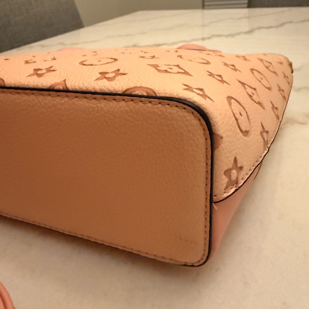 Fashion Stylish Pink Tote Bag with Wallet - Picture 9 of 13